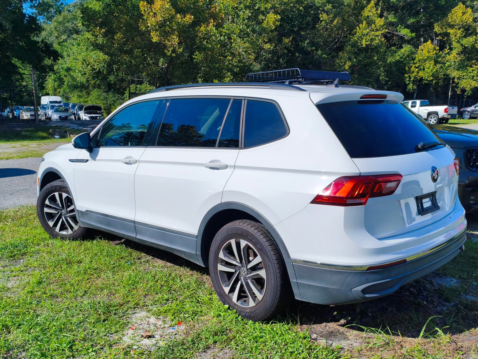 Mobile fleet wrap removal for dealer trade-ins and auto auctions